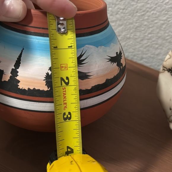 Handmade Native American pottery - Picture 13 of 14